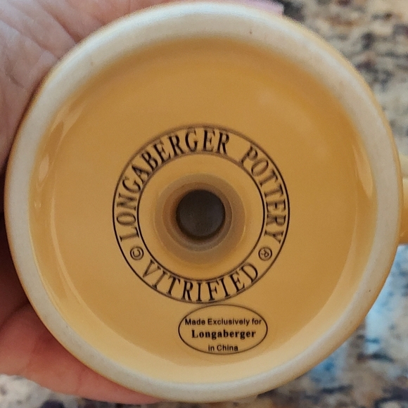 Longaberger Large Butternut Pepper Shaker Only - Picture 3 of 3